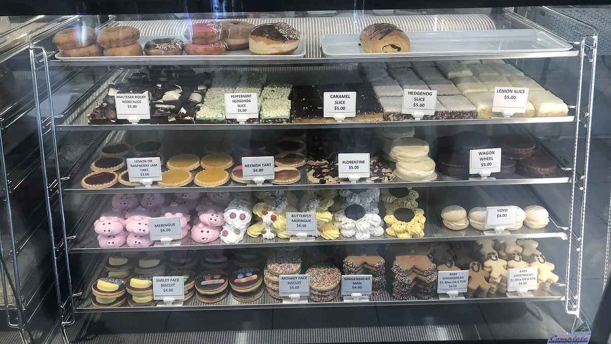 Lalezar Bakery – bakery in Doncaster town centre